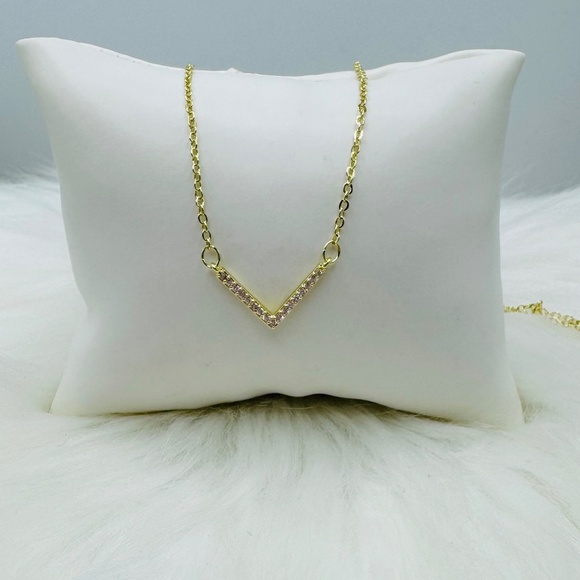 V Necklace With Rhinestone Necklace - Picture 4 of 4